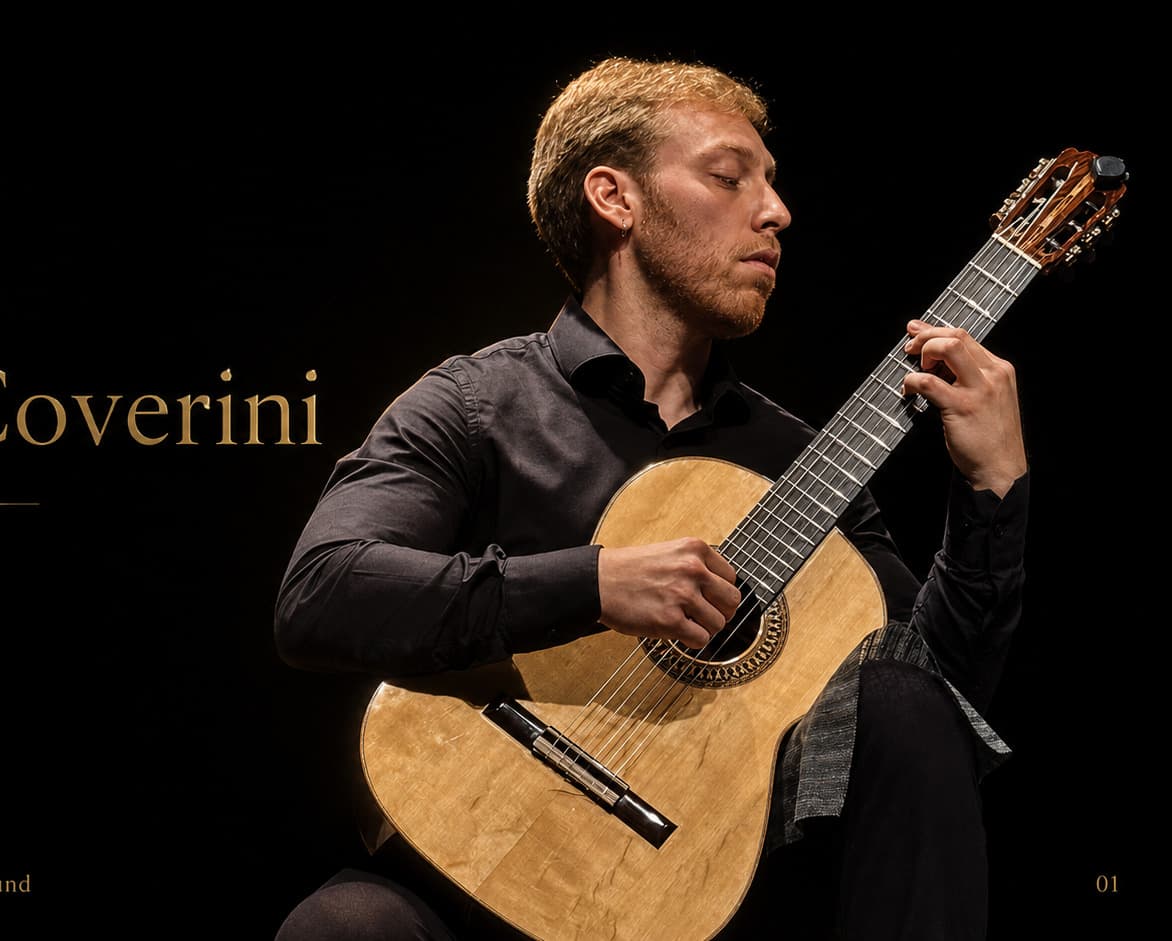 Niccolò Coverini con la chitarra classica